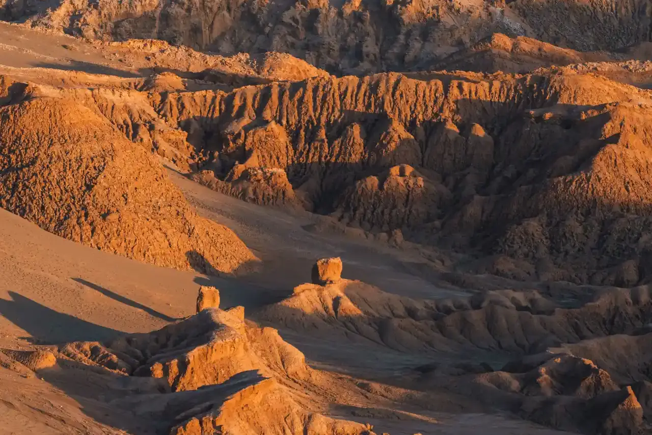 Valle de la Luna al atardecer en San Pedro de Atacama, Chile