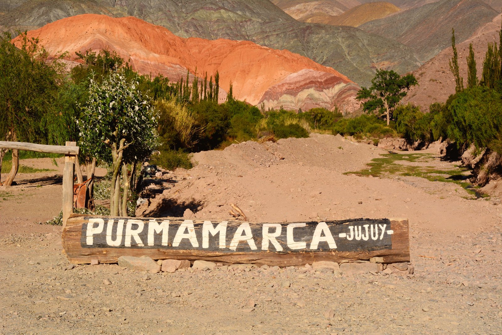 Purmamarca Jujuy Argentina, Cerro de los Siete Colores al atardecer